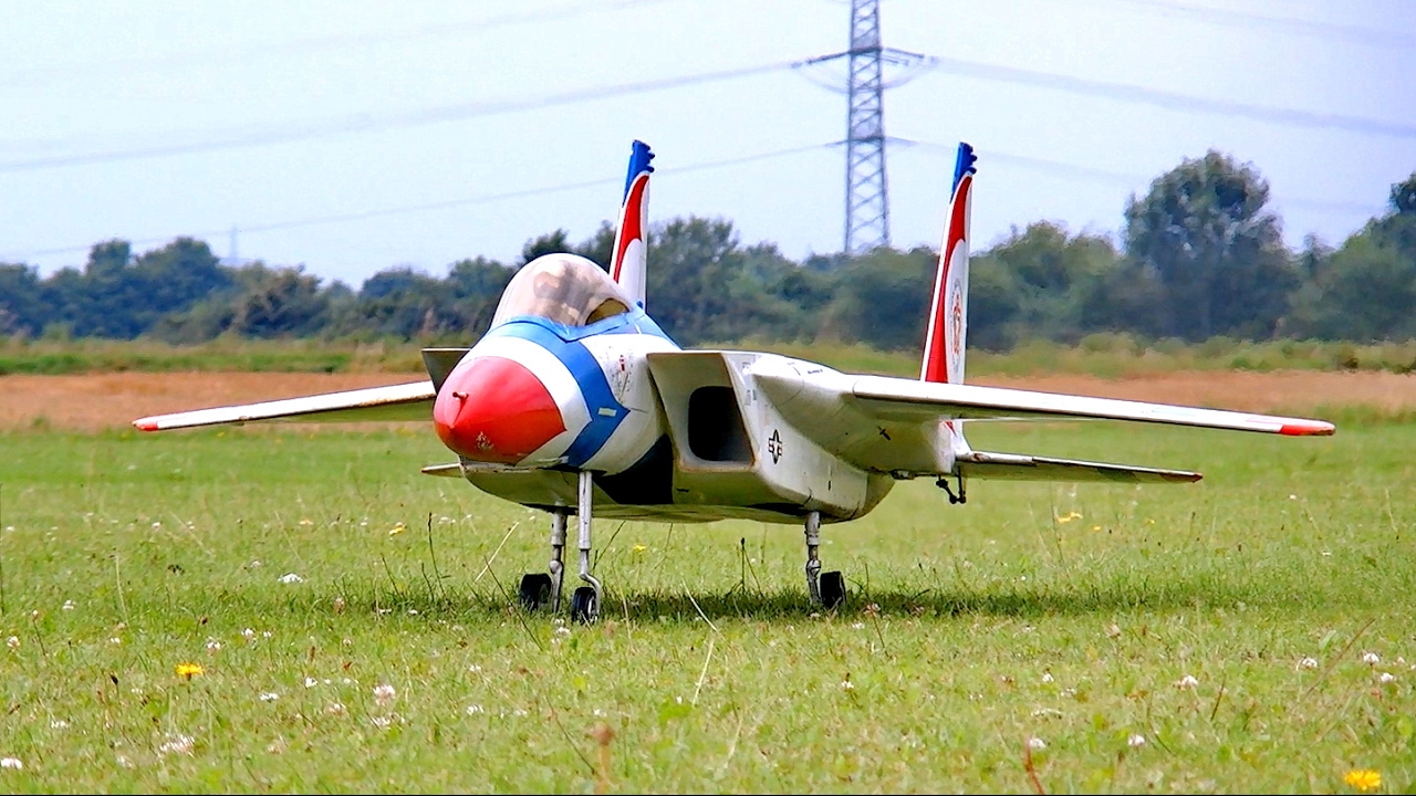 BIG RC F15 SCALE MODEL TURBINE JET FLIGHT DEMONSTRATION / Euroflugtag