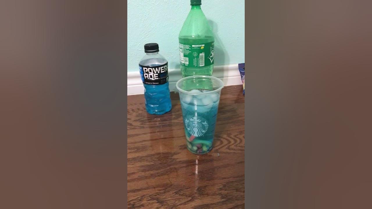 Making Under the Sea Refresher! (Starbucks’s Secret Menu!) YouTube