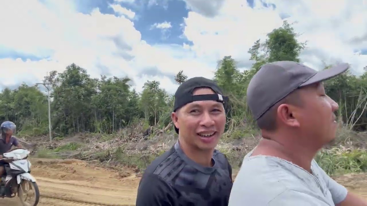 Raun Meda Rampak Menua Passin Nengah Jalai Belakang Umah Panjai