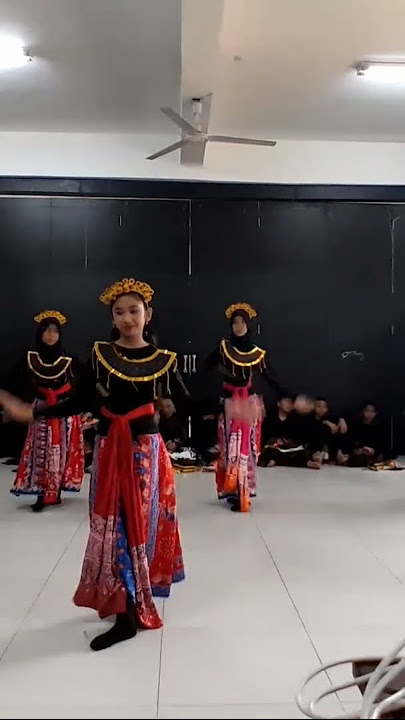 Praktik Seni budaya - membuat tari kreasi daerah (Tari Kembang jatoh)
