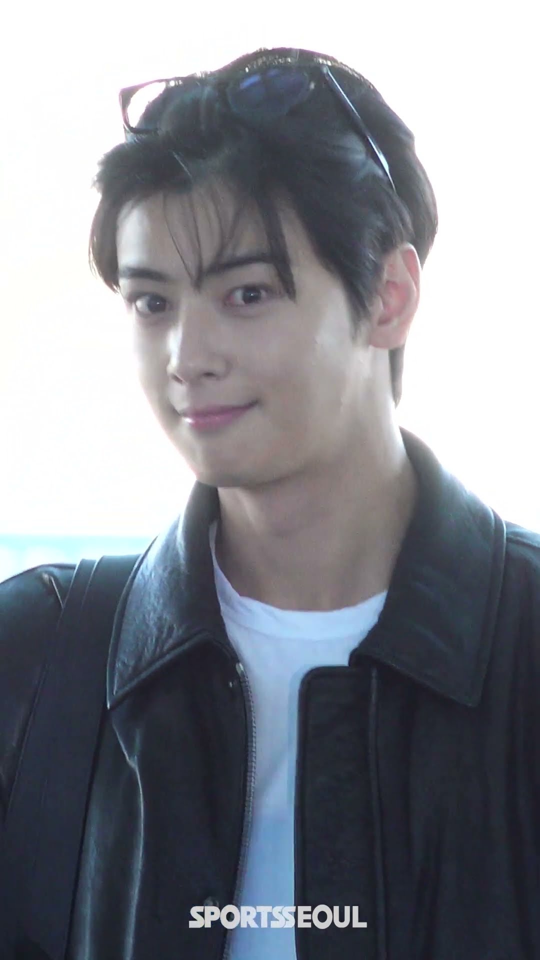 차은우, 대충 흘러내린 머리카락조차 멋짐