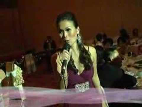 Janet Lee the bilingual wedding singer