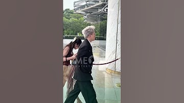 Bắt gặp B Ray xuất hiện cực sớm cùng “cô gái lạ” tại đám cưới Đạt G - Cindy Lư.