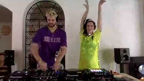 day021 2020 04 02 - SOFI TUKKER