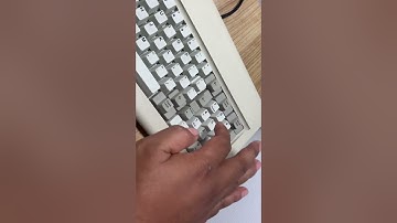 Vintage IBM Model F XT Buckling Spring Mechanical Keyboard - Typing Test