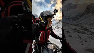 “ବରଲାଚା ଲା ପାସ୍ ରୋଡ୍ 🏍️❄️ | Snowfall Ride | Odia MotoVlog | Rhesus Macaque Himalayan Journey 2025”