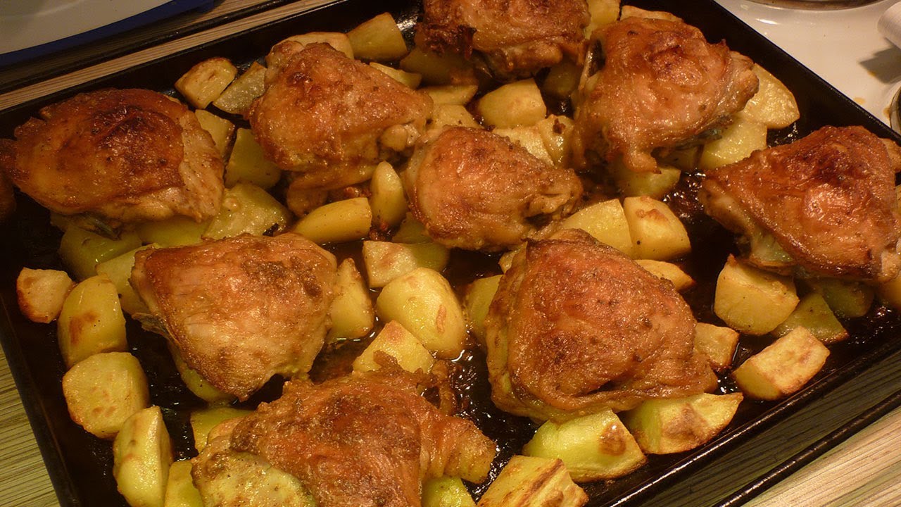 Курица с картошкой на противне: вкусное блюдо из духовки