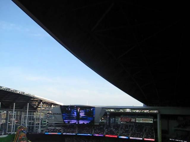 Watching the Marlins Park (loanDepot Park) Roof Open During a