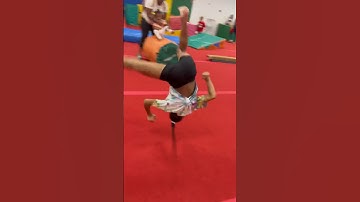 After a few failed attempts..got my aerial 💪🏾 #shorts #gymnastics #aerial