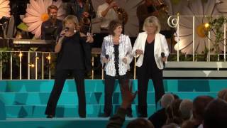 Video thumbnail of "Finalnummer med Lill-Babs, Siw och Ann-Louise - Lotta på Liseberg (TV4)"