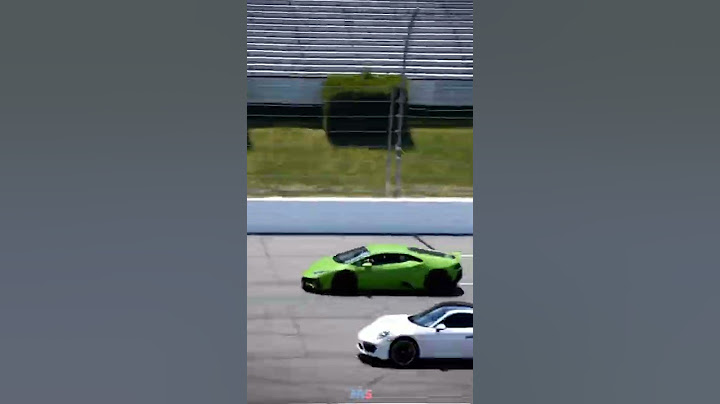 Lamborghini Huracán EVO vs. Porsche 911 Turbo S on the track 🔥
