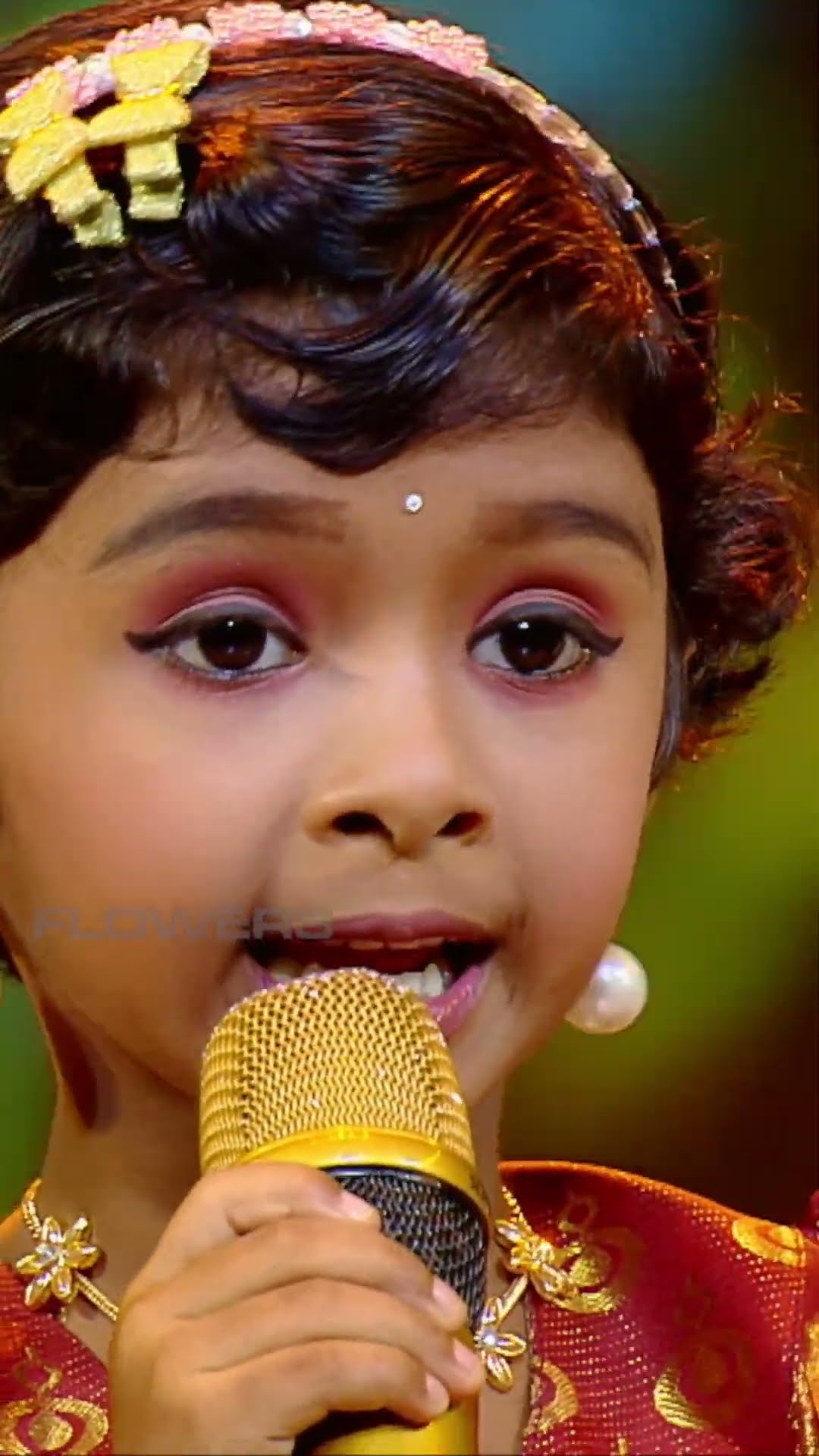 പുത്തൻ ഭാവങ്ങളുമായി വേദിക മോൾ!
