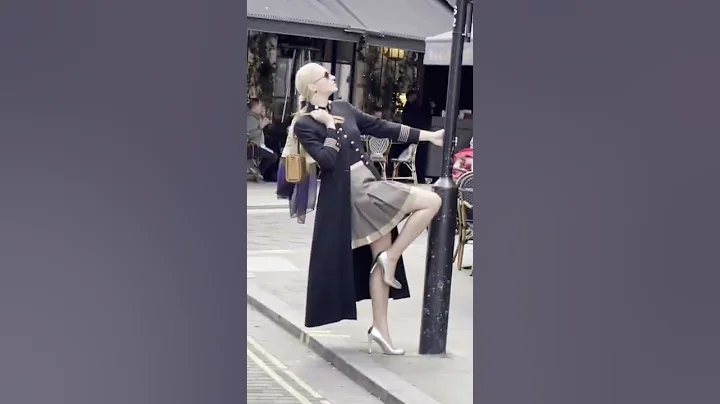 Behind the scenes - photoshoot in London. Video by...