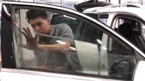 Installing LLumar FormulaOne Stratos