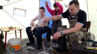 видео: ДОЧКИ НАЛОВИЛИ 20 КГ РЫБЫ ЗА ТРИ ЧАСА / НА ЛЬДУ С ДОМАШНИМ КОМФОРТОМ / ОГРОМНАЯ ПЛОТВА И ОКУНИ картинка: ДОЧКИ НАЛОВИЛИ 20 КГ РЫБЫ ЗА ТРИ ЧАСА / НА ЛЬДУ С ДОМАШНИМ КОМФОРТОМ / ОГРОМНАЯ ПЛОТВА И ОКУНИ