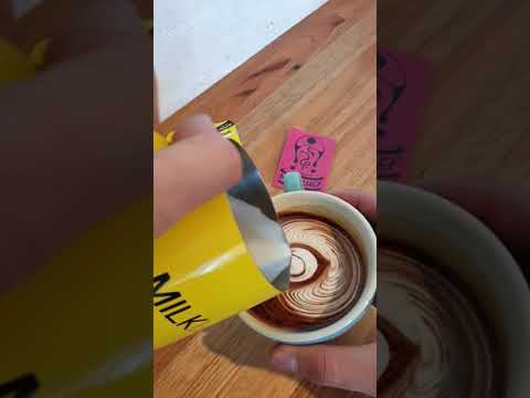 Wrapped Tulip - Australian Latte Art - How to pour tulip - Cappuccino