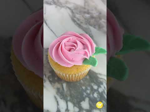 How to Make Pink and Flower Cupcakes Shorts
