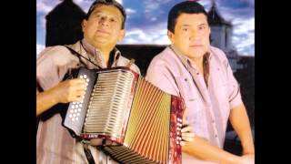 Video thumbnail of "Los Hermanos Zuleta - Pensando en ti"