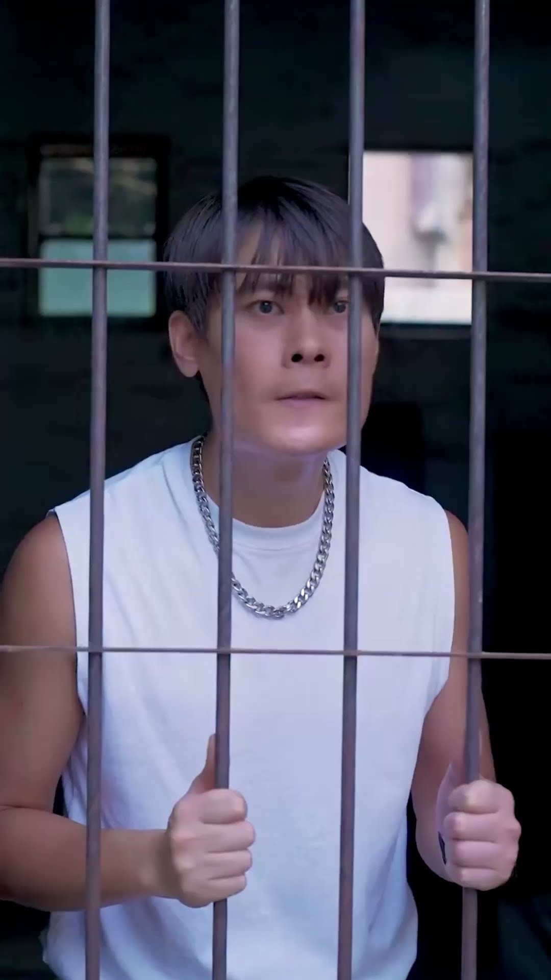The caged ghost escaped with a spring! #shorts#guige #funny
