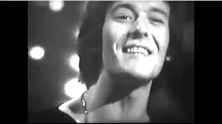 Video-Miniaturansicht von „Bus Stop  -The Hollies“