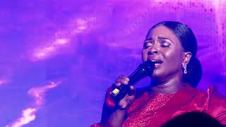 Dena Mwana - L'Eternel Est Bon (Célébration Live) chords