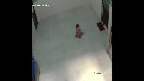 cô giáo mầm non đánh trẻ em xong nhốt vào nhà vệ Sinh. trường mầm non bình minh