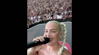 Anne-Marie Takes Fan's Phone at Concert 😂😂