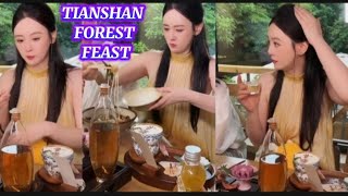 Download lagu Tang Yi’s team party at Liaoning Tianshan Scenic Area