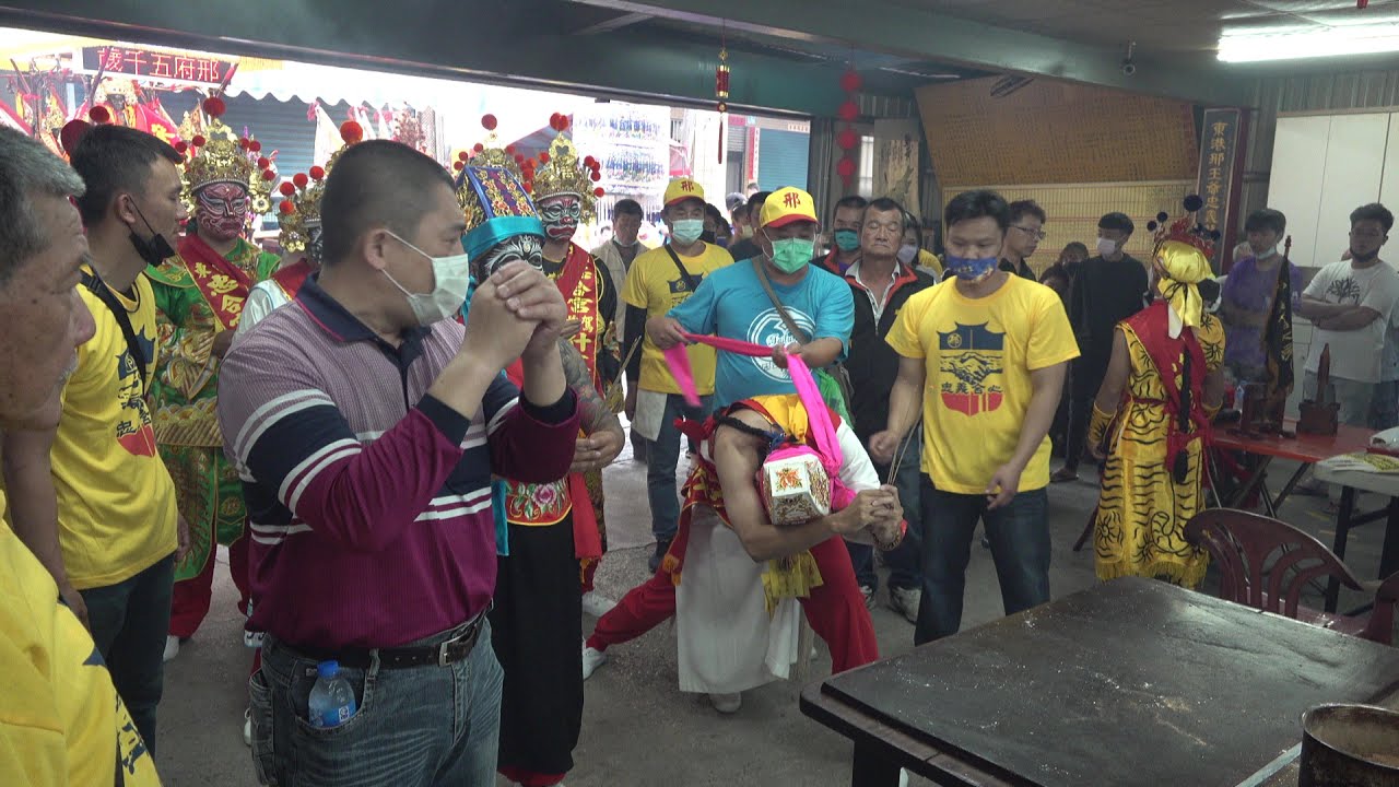 《大爺拜祖時突然降駕》臺東忠合宮前往東港共善堂謁祖進香大典