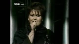 Yazoo The Other Side Of Love Top Of The Pops 9 dec 1982