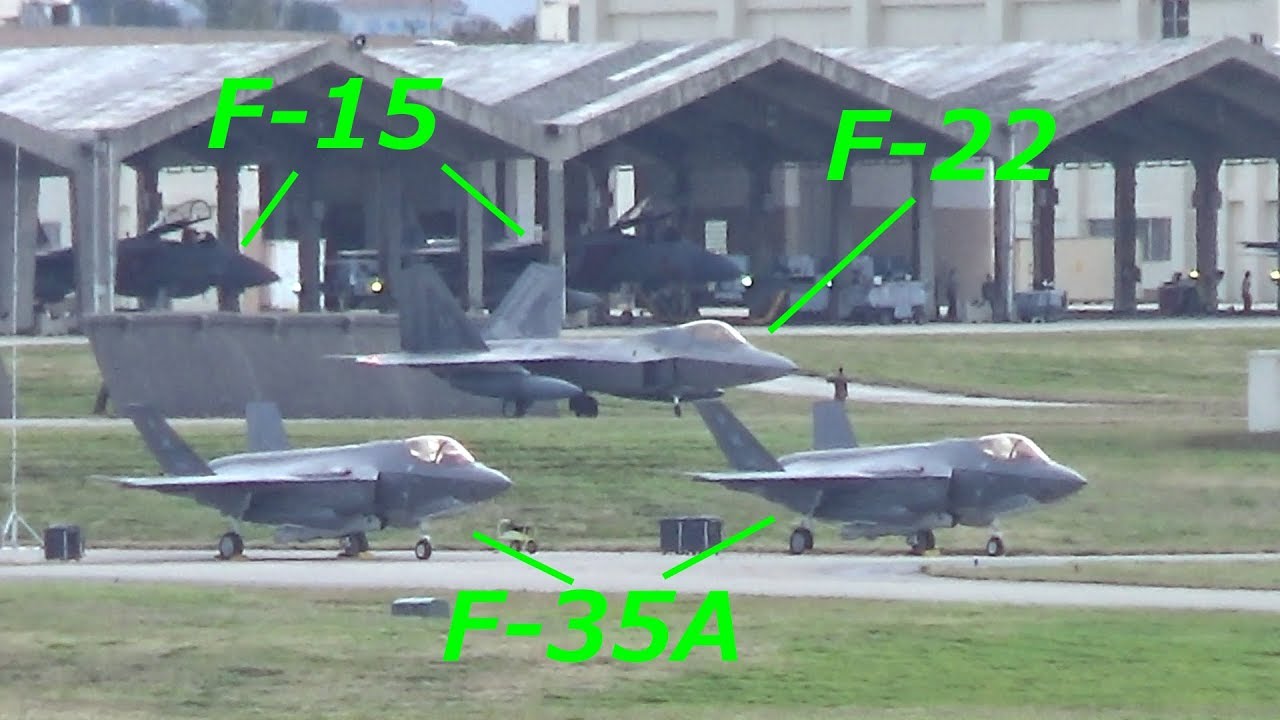 ステルス戦闘機のF-22とF-35Aが嘉手納で揃い踏み！タキシングから駐機