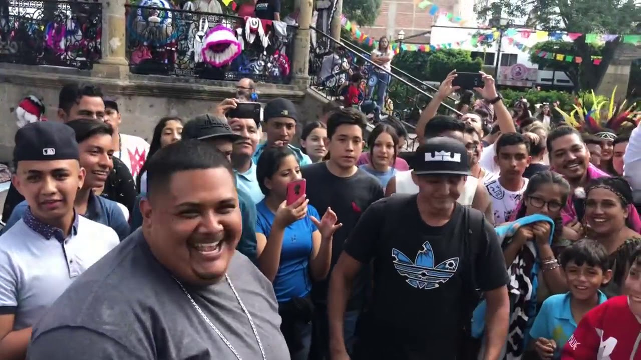 Mariachi Vs Rapper Viral batalla épica rap vs mariachi - YouTube