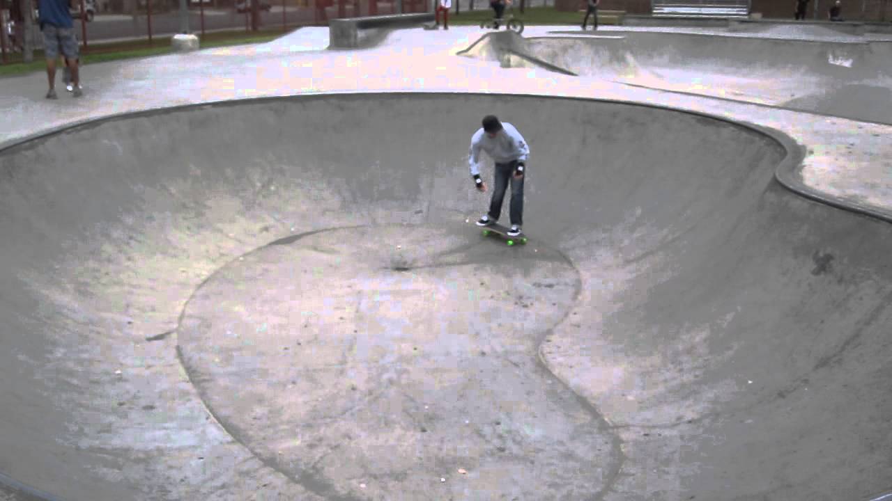 Skateboarding The Kidney Bowl In Bell Gardens Youtube