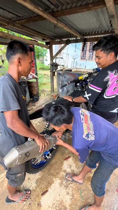 BEBEK MODIF 130CC PAKE KENALPOT SE..!!! NGERI SUARANYA...!!!! #grasstrack #bebek_modif #shorts