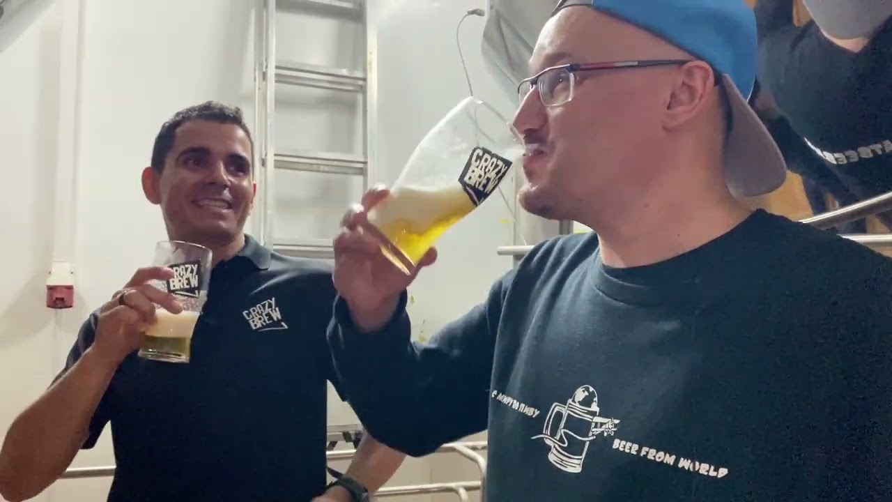 Бразилец Гильерме варит вкусное пиво на Урале! Мы на пивоварне Crazy Brew!