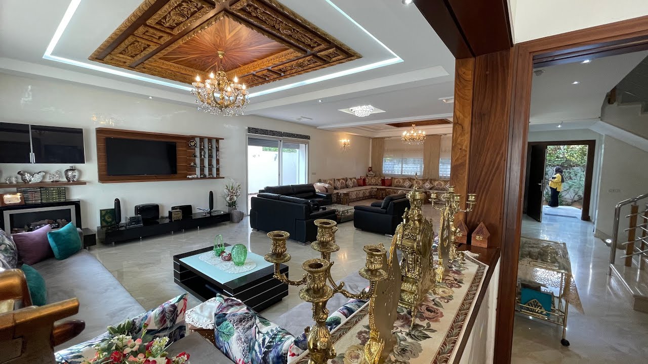 لقطة نادرة فالسوق: ڤيلا نخبوية 5⭐ بمصعد داخلي خاص وديزاين عالمي  