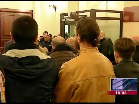 მოსამართლის განაჩენის მოლოდინში \"ქართული მარშის\" წევრებმა \"მამაო ჩვენო\" წარმოთქვეს