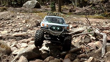 Axial SCX10 Honcho-Trailing by the Creek
