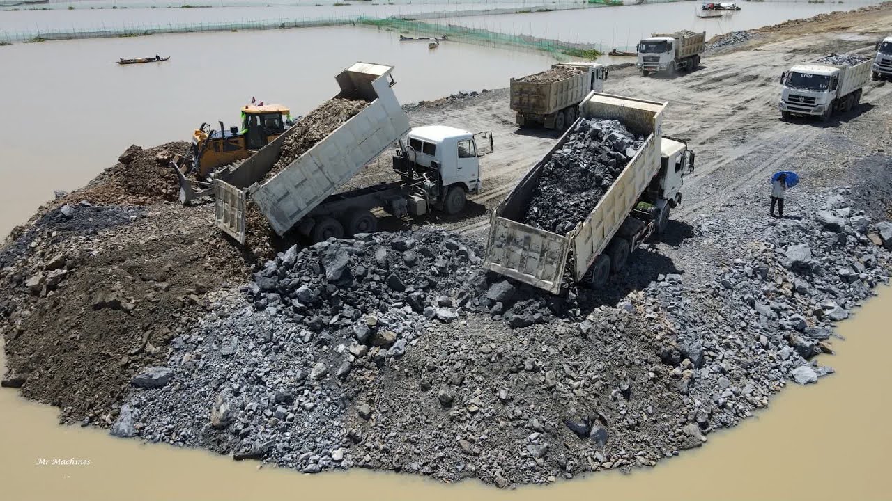 Incredible Powerful Machinery in Strong Activity Spreading Stone Rock ...