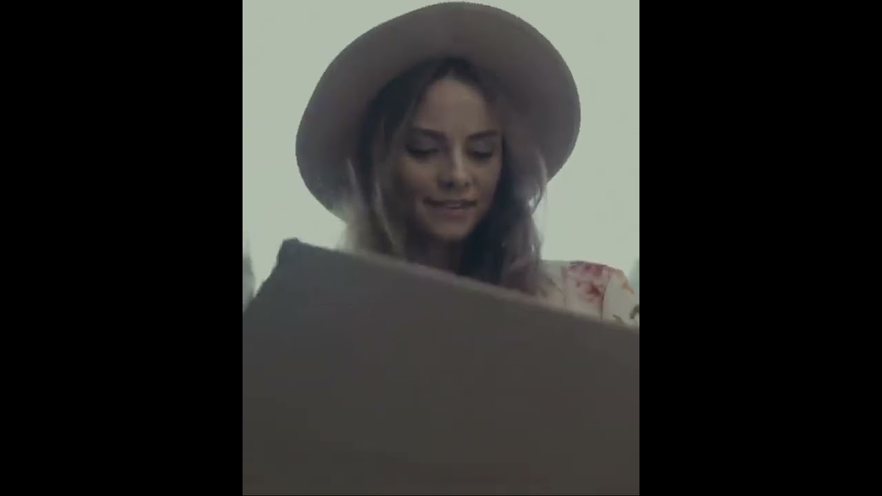 Help to All(A beautiful moment in life of a blindman. What she wrote on his board.)