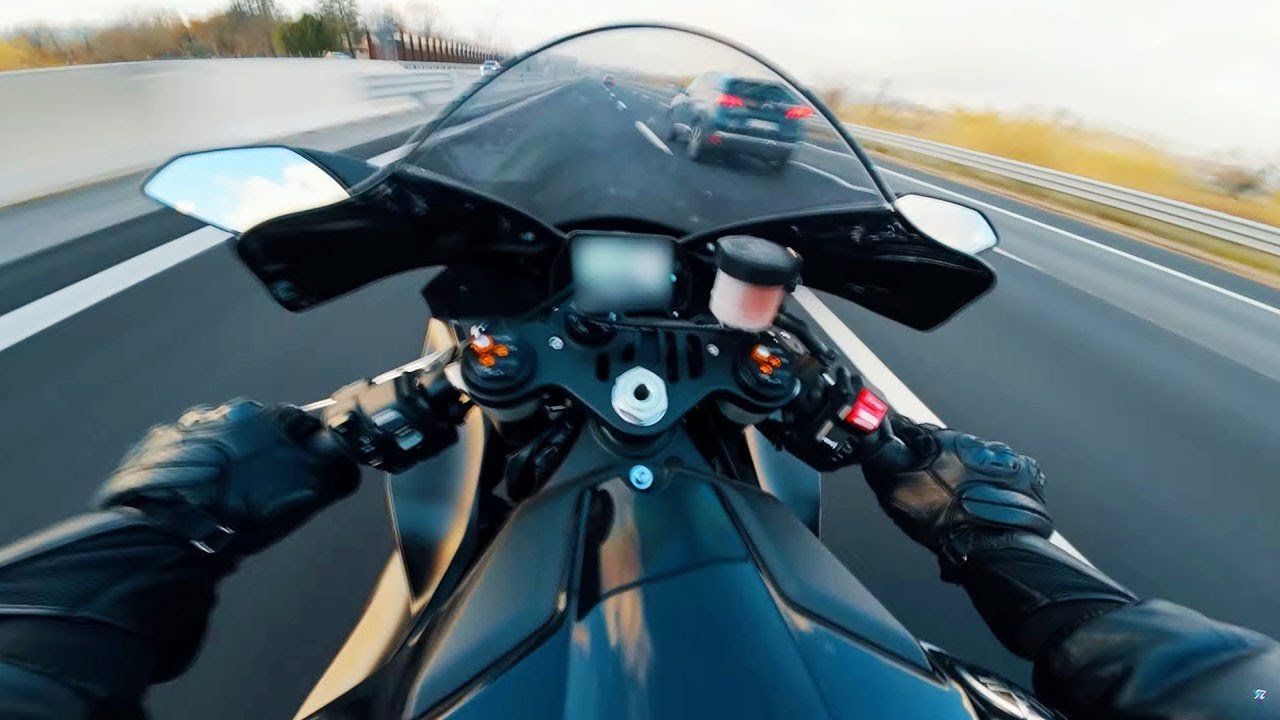 PRIMA VOLTA in AUTOSTRADA con la mia SUPERSPORTIVA da 200CV