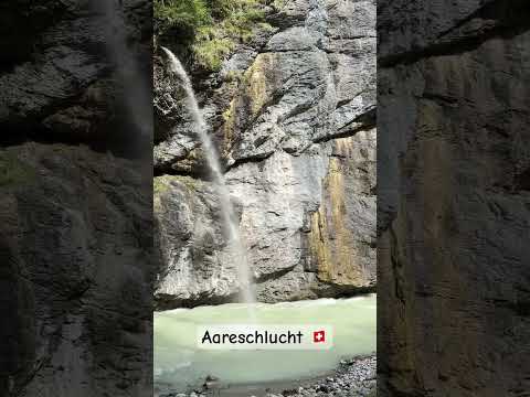 วีดีโอ: คำอธิบายและภาพถ่ายน้ำตก Reichenbach (Reichenbachfaelle) - สวิตเซอร์แลนด์: Meiringen