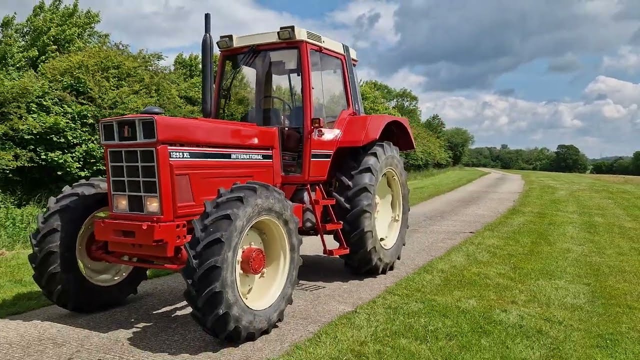外国 1982 International 1255XL 4WD Tractor 23044 - YouTube