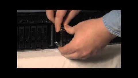 Flex System v7000 Replacing a Hard Disk Drive