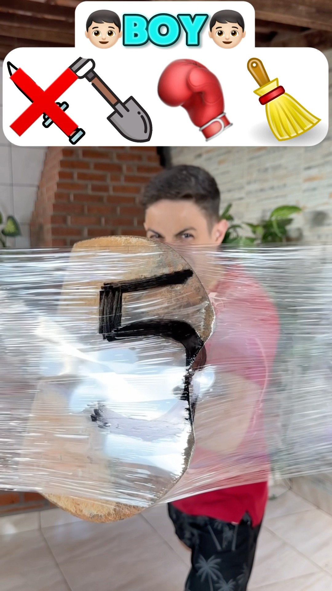 Quem vai quebrar a barreira de plástico?!? #shorts #challenge