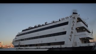 Curtis High School's Prom 2017 boards the Cornucopia Majesty for a Hudson River cruise