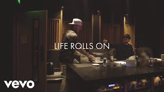 Download Lagu Florida Georgia Line - Life Rolls On (Lyric Video) MP3