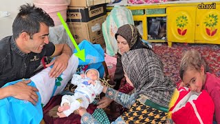 Chavil's family goes to the village to meet Soghari and her baby