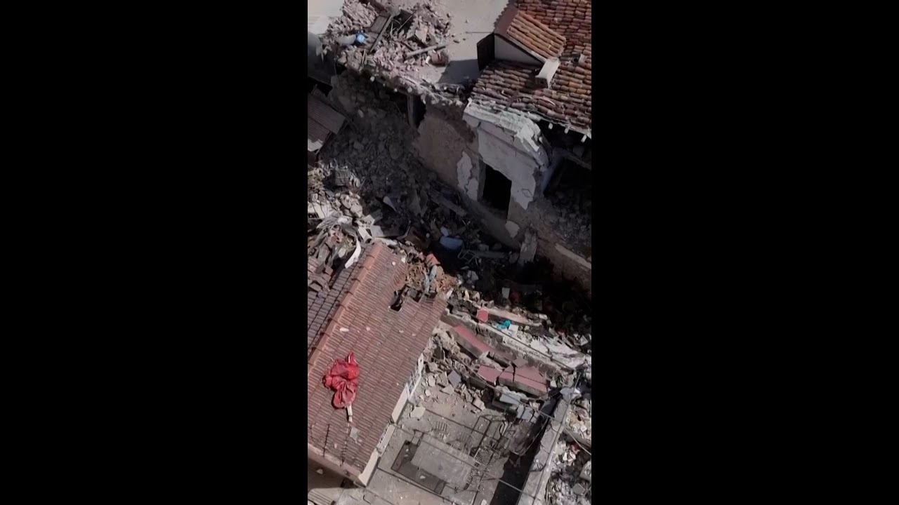 Athens building explosion leaves six dead Athens building explosion leaves six dead