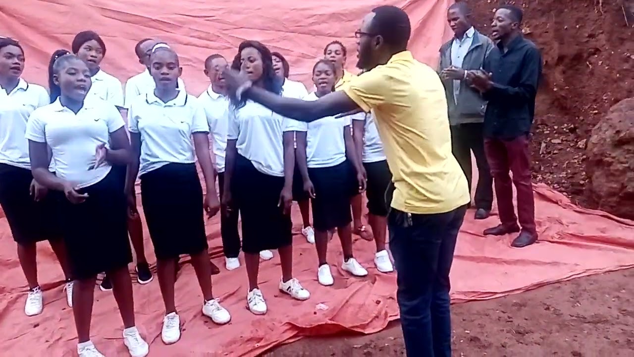 31 décembre muni concert, la chorale loue l'éternel pour la protection 🙏🌹 ( Mamu wa Bupola likasi )